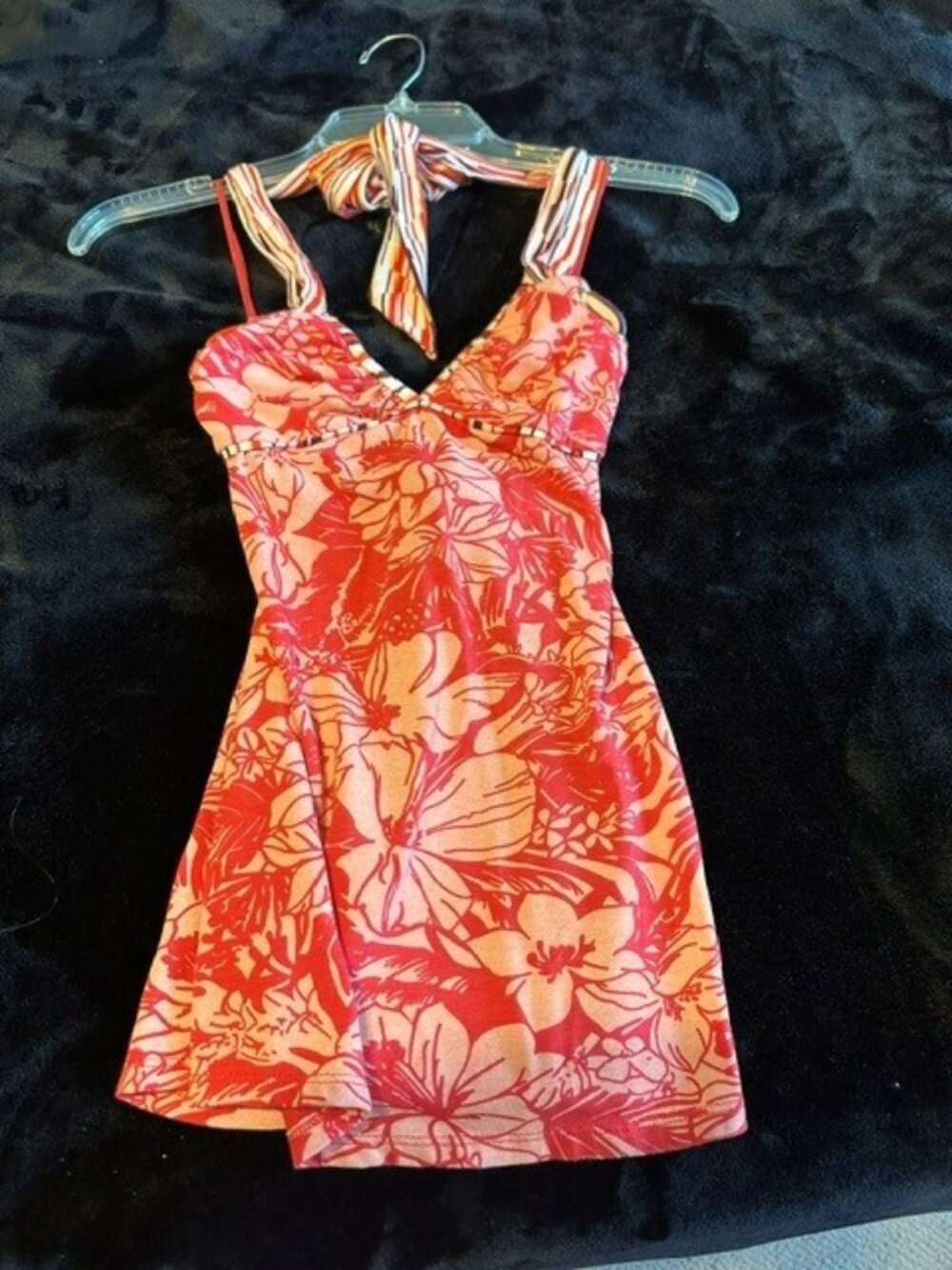 GUESS TOP